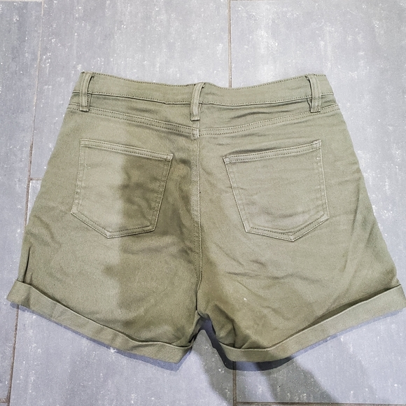 Army green shorts - Picture 3 of 3